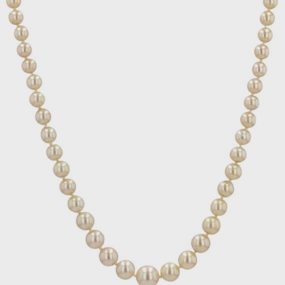 Collier de perles blanches
